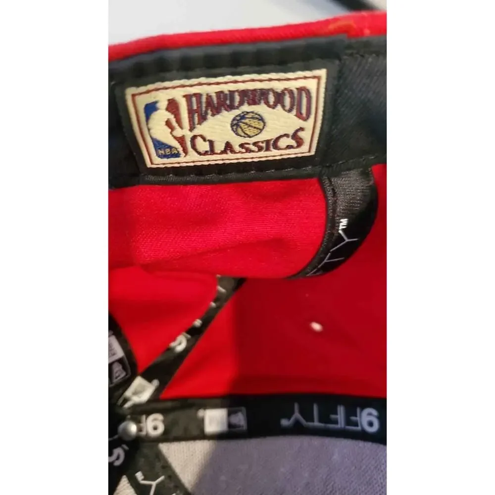 VINTAGE MIAMI HEAT SNAPBACK